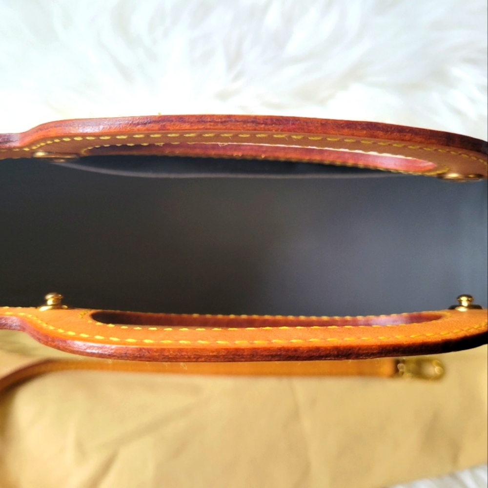 Louis Vuitton Bag - Picture 4 of 9